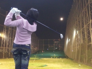 【症例】ゴルフの練習中に急激な腰の痛み